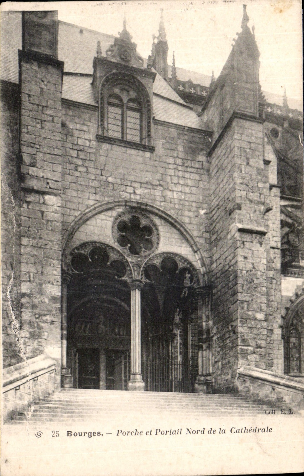 CPA Bourges Porche et Portail Nord de la Cathedrale 