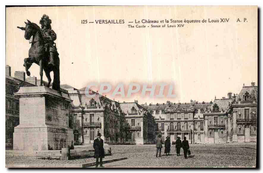 CPA Versailles Le Chateau et la Statue equestre de Louis XIV 