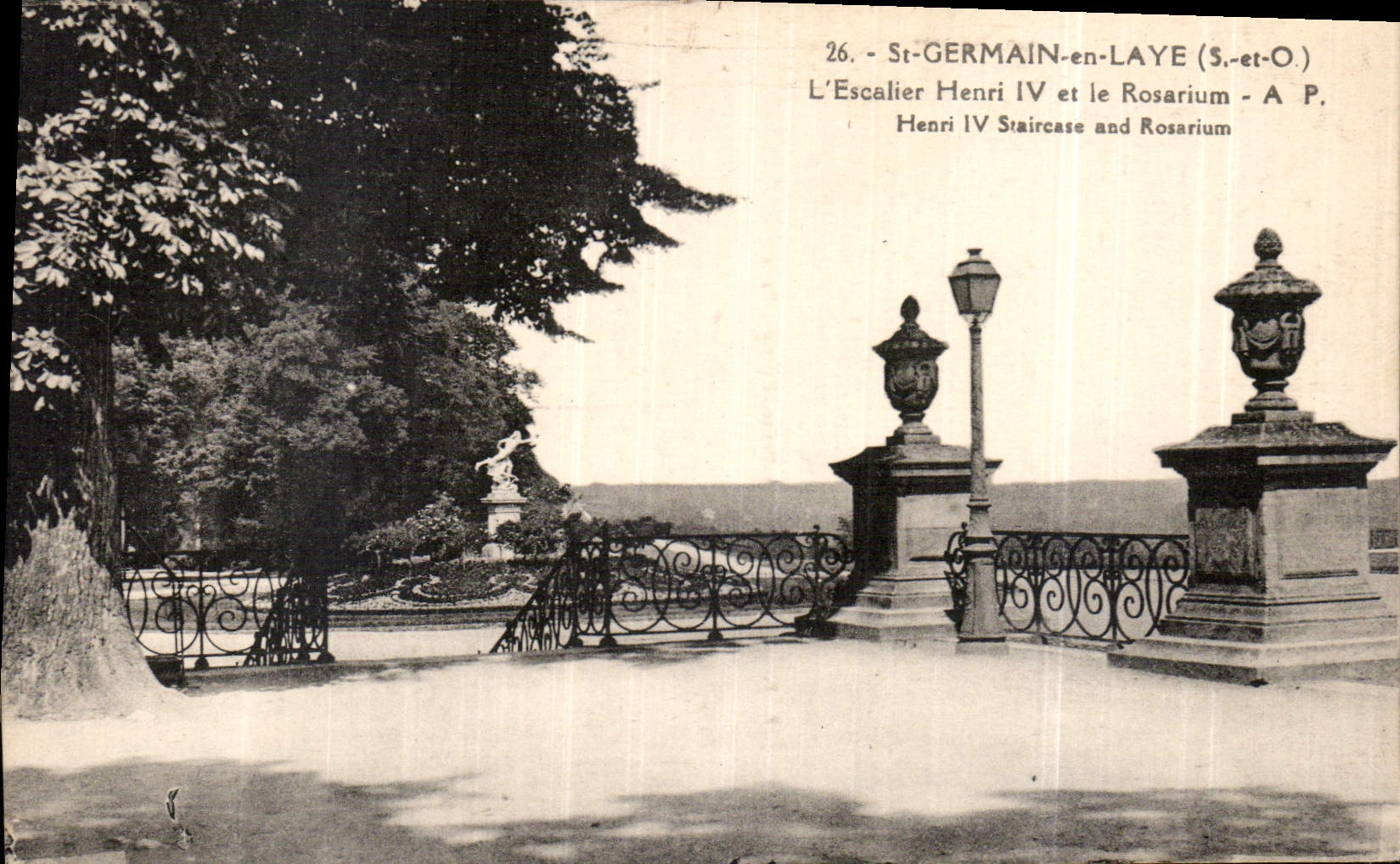 CPA St Germain en Laye S et O L'Escalier Henri IV et le Rosarium 