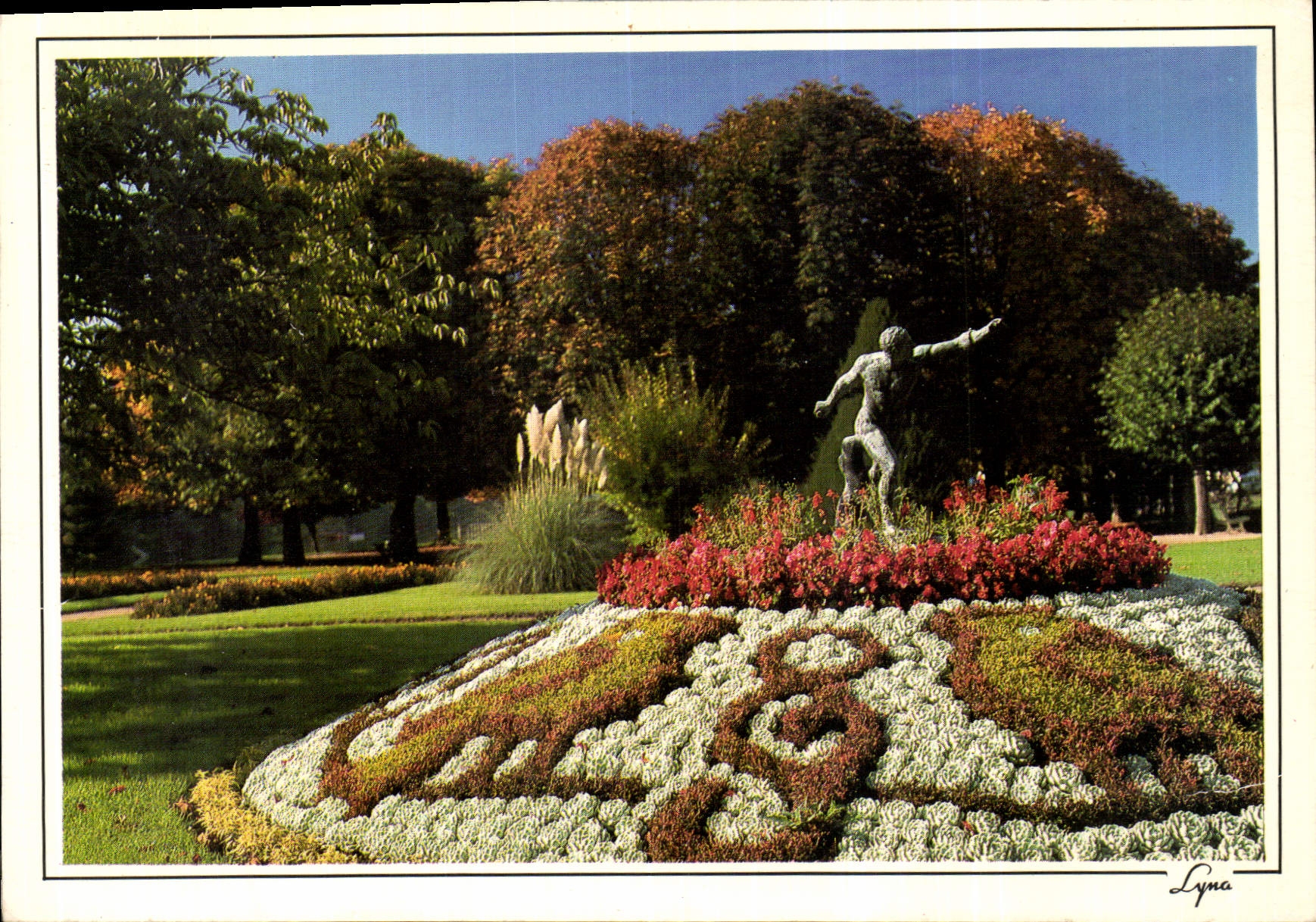 CPM Meulan Yvelines Le Jardin Public 