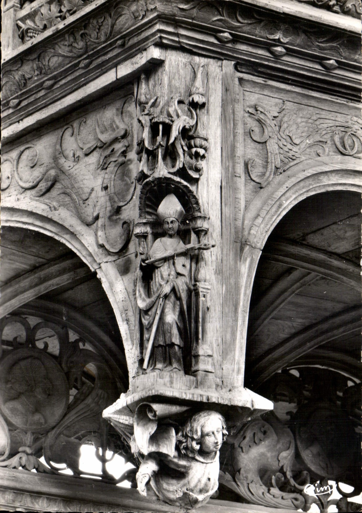 CPM Villemaur sur Vanne Aube Eglise Angle de Jube Statue d'Eveque Bois Sculpte 