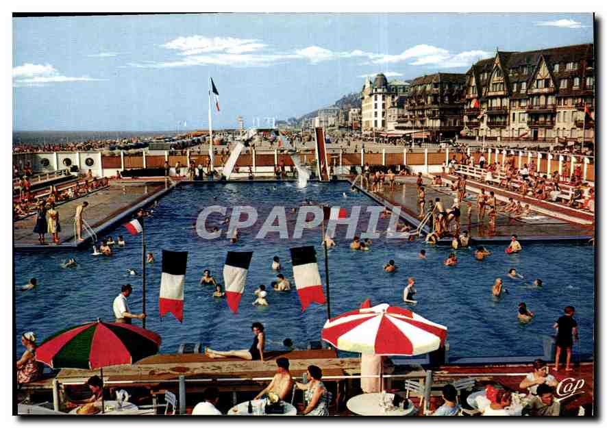 Trouville - Reine des Plages — La piscine — Lumicap