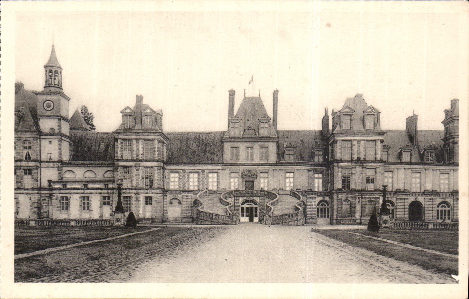 Schloss Fontainebleau — Übersicht — CPAPHIL Nr. 1