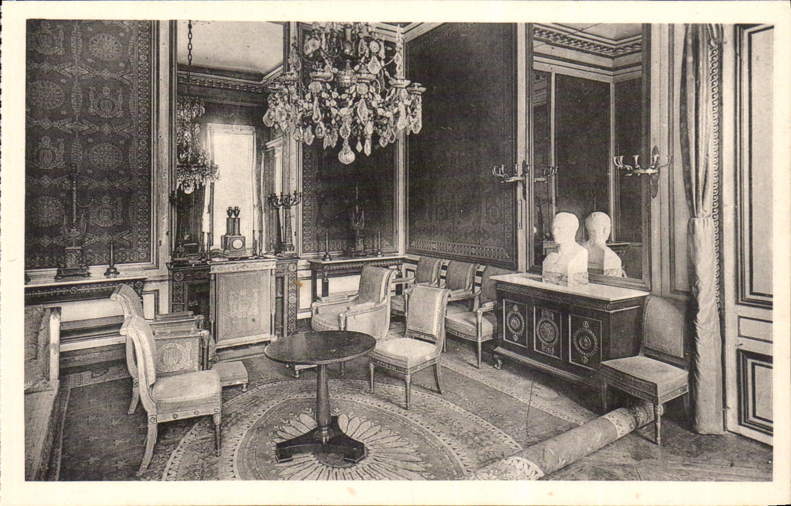 Schloss Fontainebleau — Cabinet de l'abdication — CPAPHIL