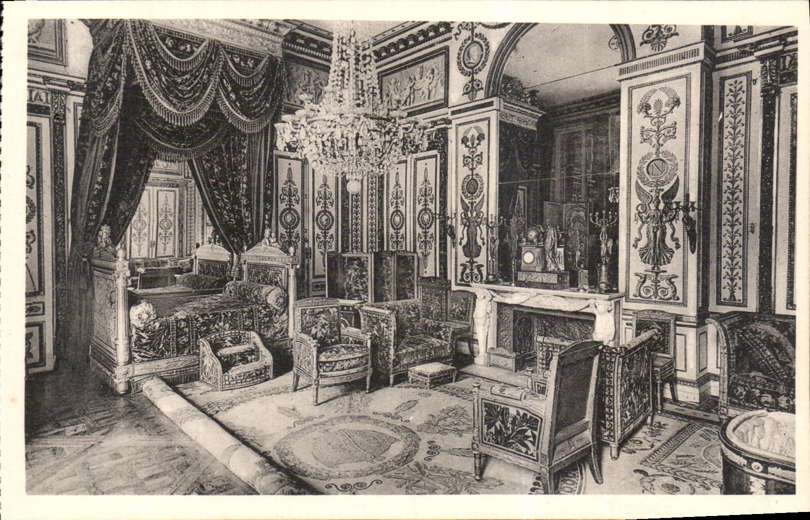 Zimmer Napoleons I. — Schloss Fontainebleau — CPAPHIL