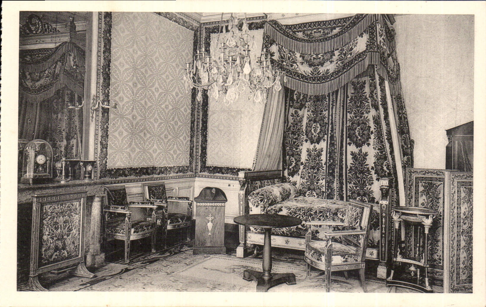 Kasteel van Fontainebleau — Kleine appartementen : De kamer van de Keizer — CPAPHIL