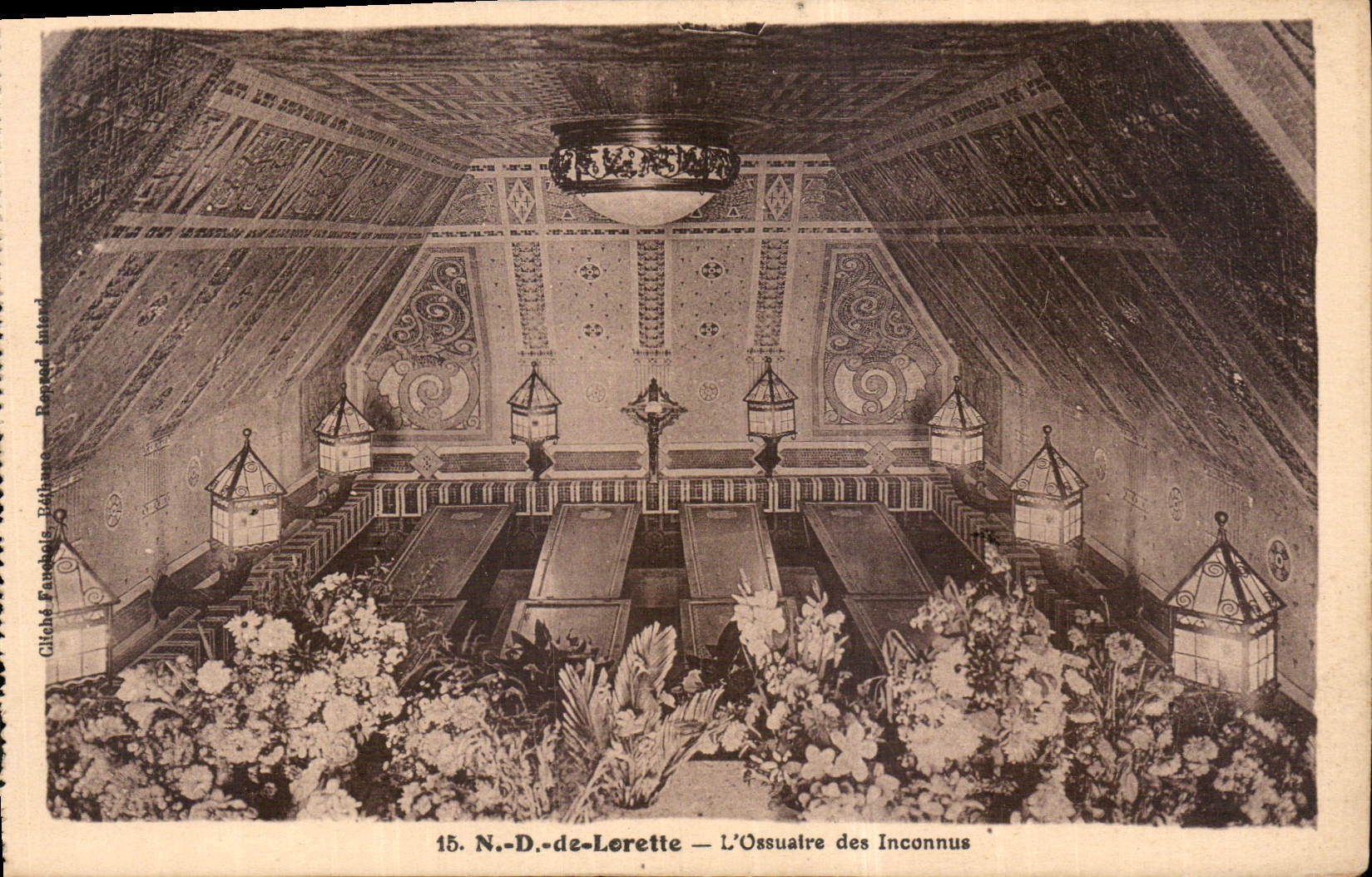 CPA ND de Lorette L'Ossuaire des Inconnus 
