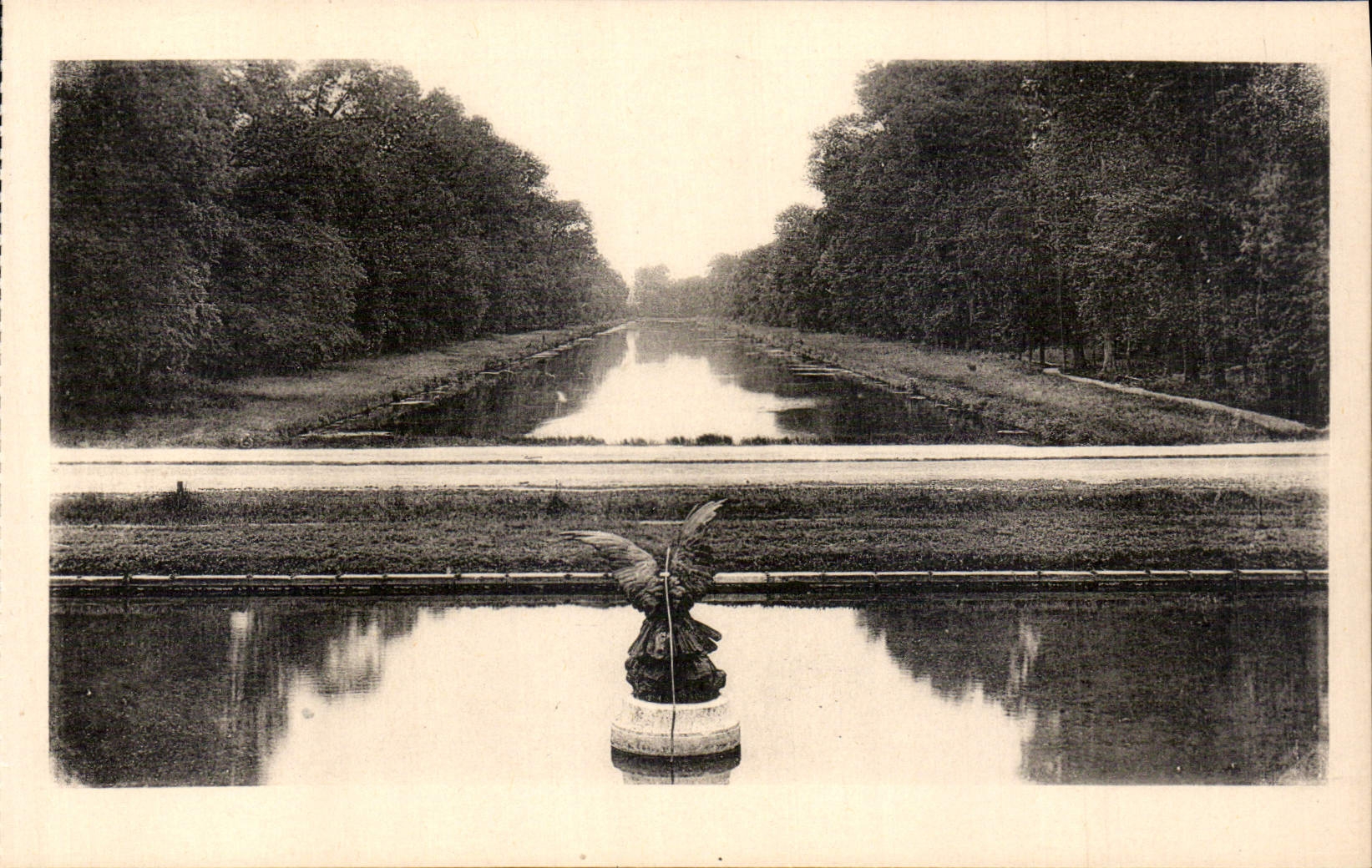 Schloss Fontainebleau — Der Kanal — Edition des Musées Nationaux n°47