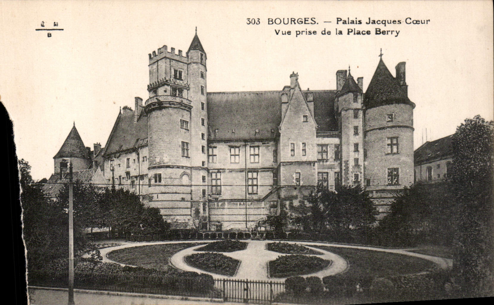 Bourges — Palais Jacques Cœur — Vue prise de la Place Berry
