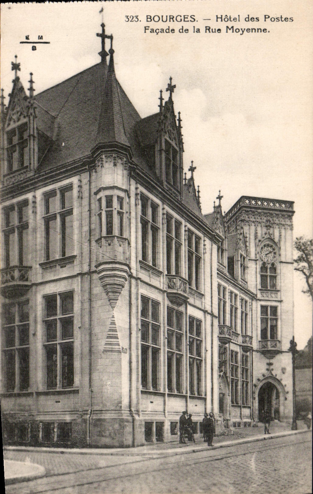 CPA Bourges Hotel des Postes Facade de la Rue Moyenne 