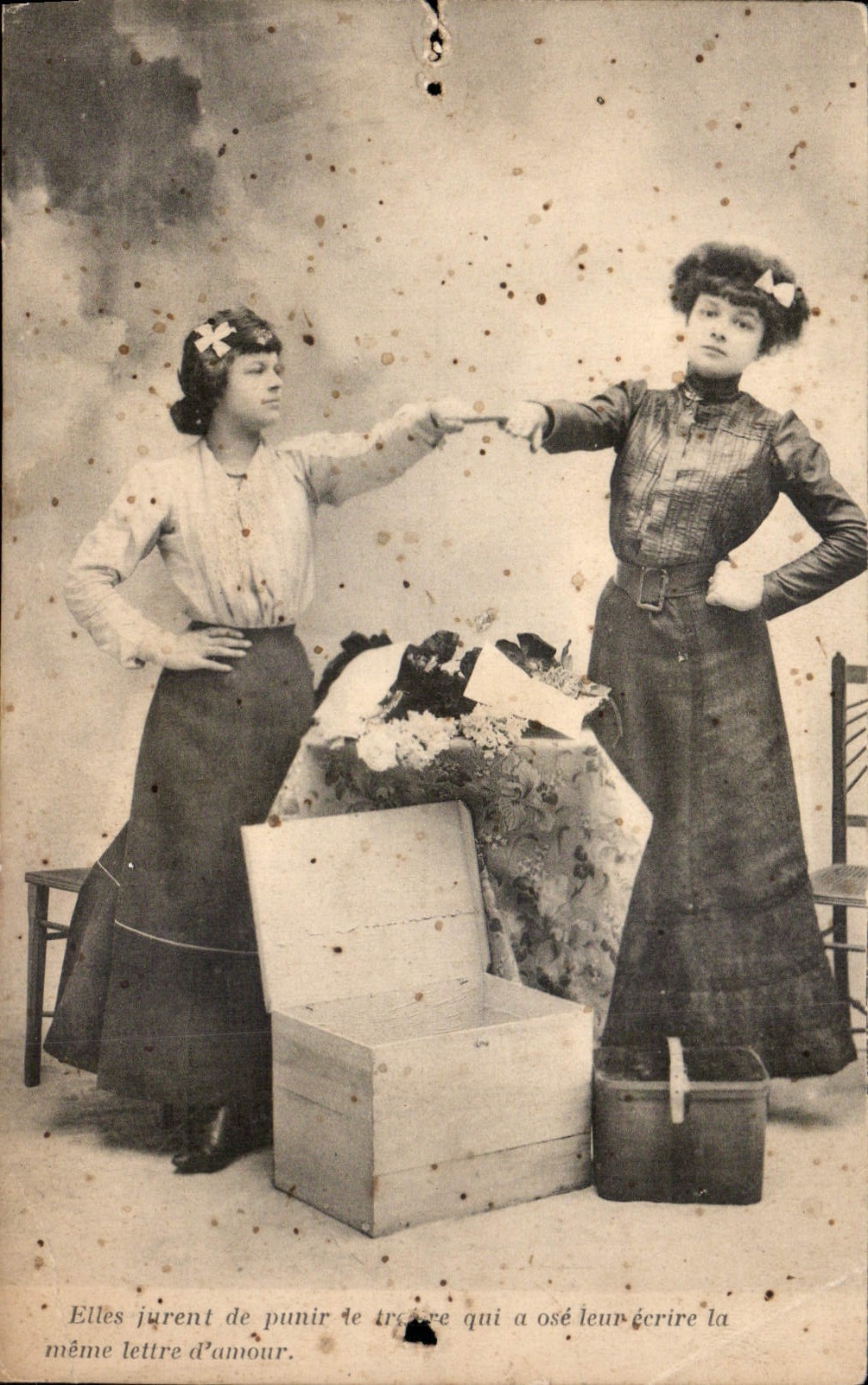 CPA Elles jurent de punir Femmes