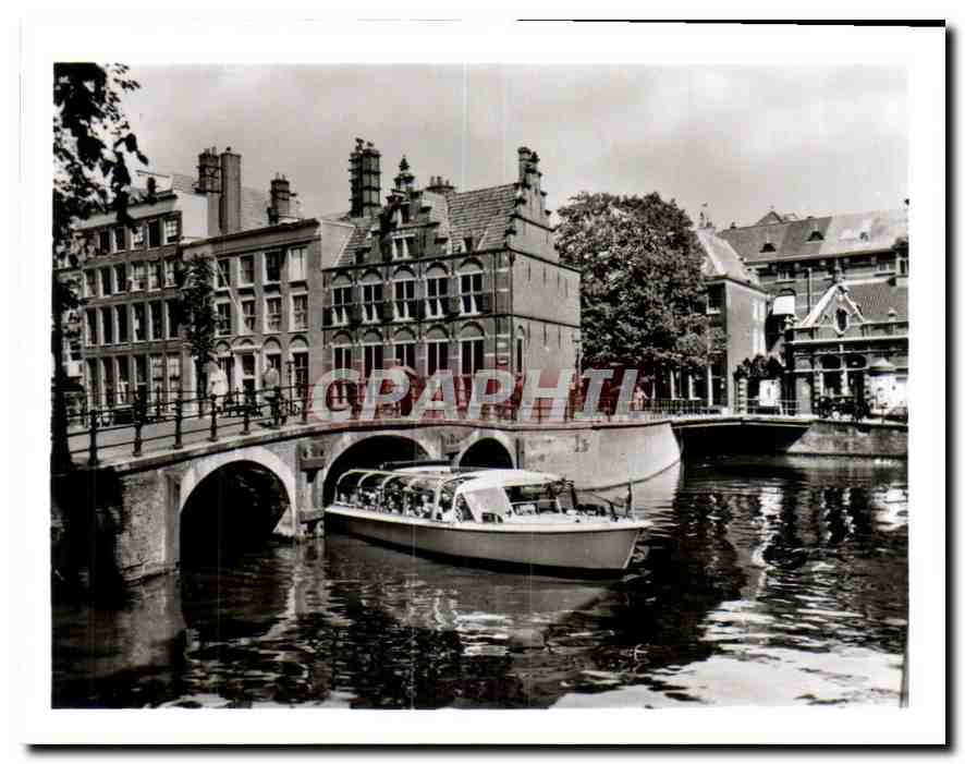 CPM Amsterdam Grimburgwal Maison sur les trois canaux 