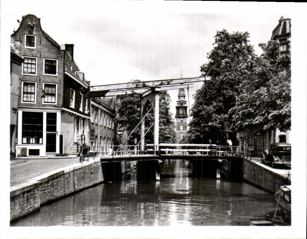 CPM Amsterdam Groenburgwal avec la tour de l'eglise du sud 