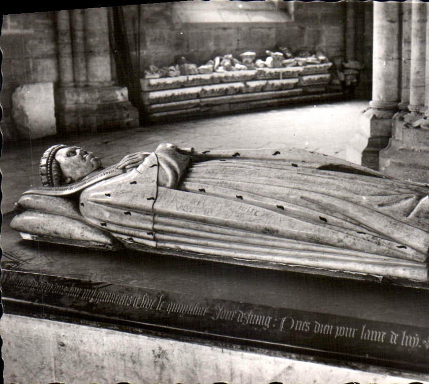 Cathédrale Saint-Étienne de Bourges — Crypte : Tombeau du Duc Jean de Berry — Collection CPAPHIL n°7226