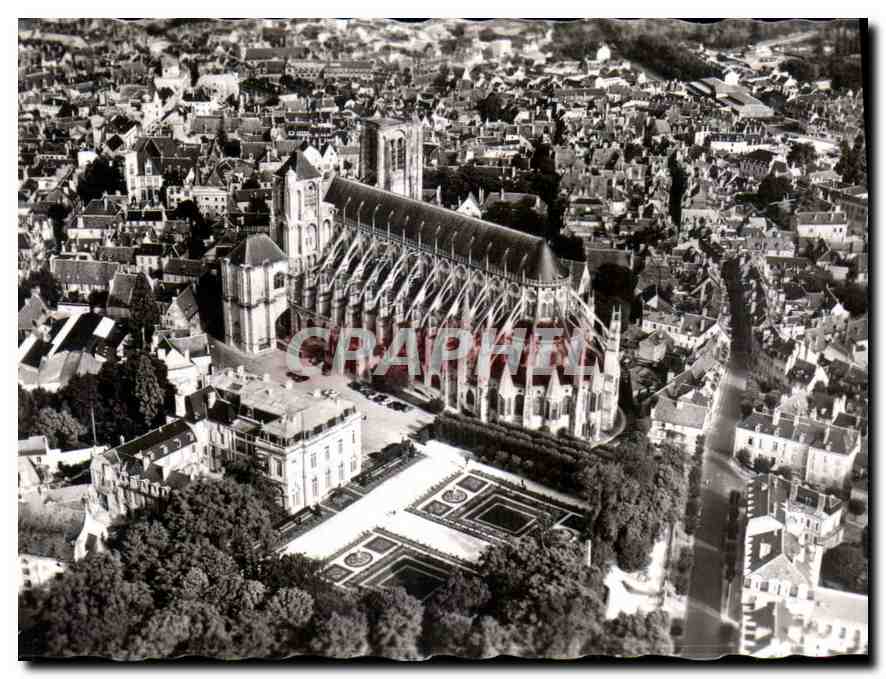 Cathédrale Saint-Étienne de Bourges — Vue sur la cathédrale et l'Hôtel de Ville — Collection Cathédrale de Bourges, E.P., n° VA 170
