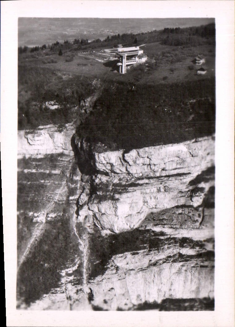 CPM La Station superieure de Telepherique et les Falaises du Mont Saleve 