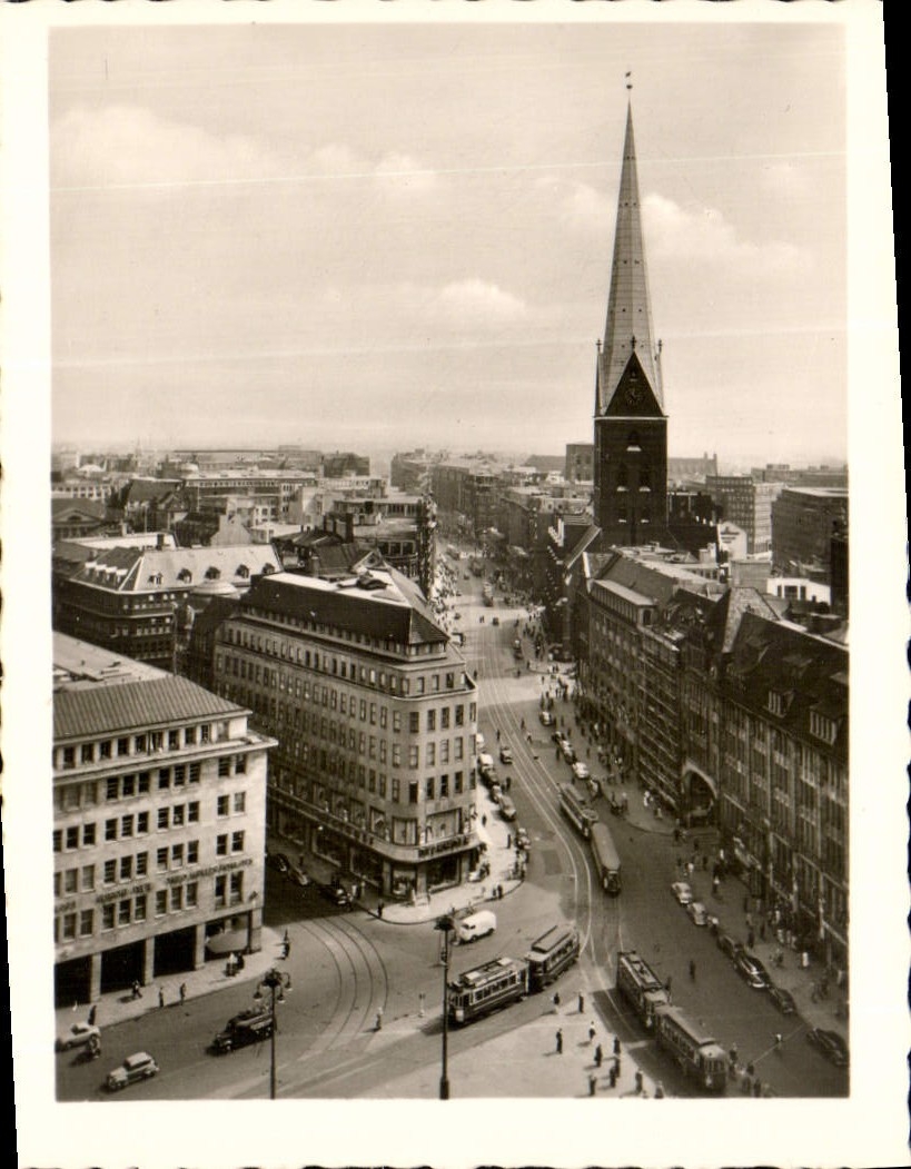 CPM Hamburg Blick in die Monckebergstrabe mit Petrikirche 