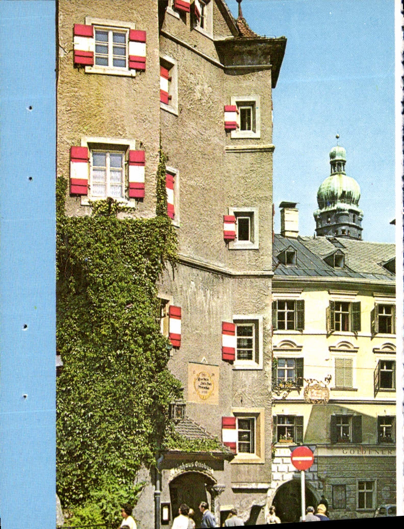 Ottoburg avec tour de ville — Innsbruck, Tyrol — éditeur CPAPHIL, n° de série non visible
