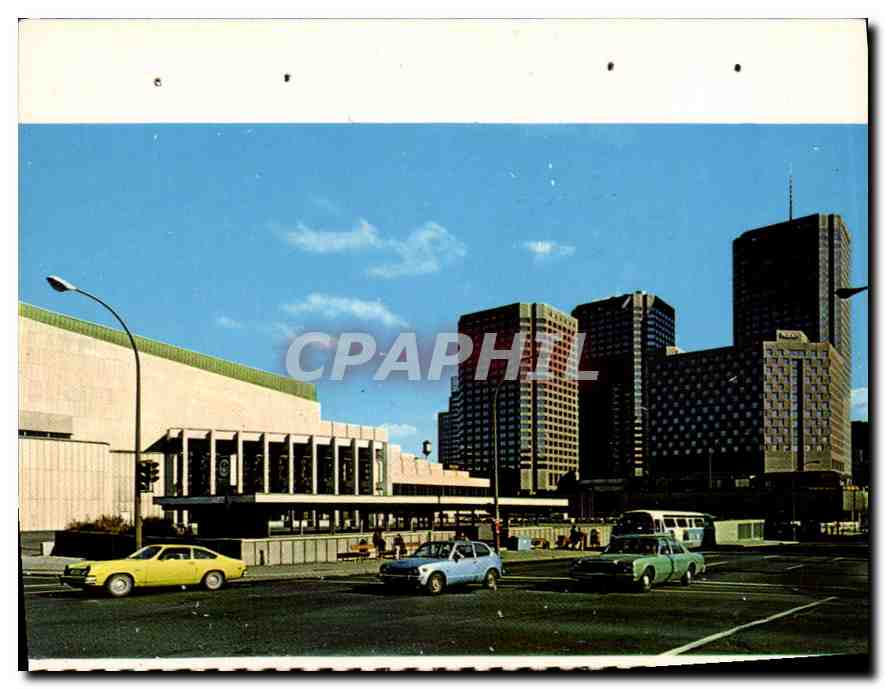 CPM Montreal Quebec Le Complexe Desjardins est a Montreal ce qu'est le Rond Point des Champs Elysees