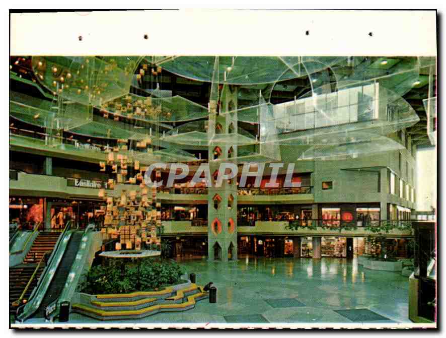 CPM Montreal Quebec Dernier ne des grands ensembles modernes du centre ville le Complexe Desjardins 