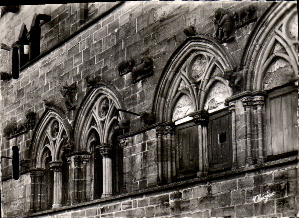 CPM Cordes Cite fortifiee de 1222 Maison du Grand Veneur 