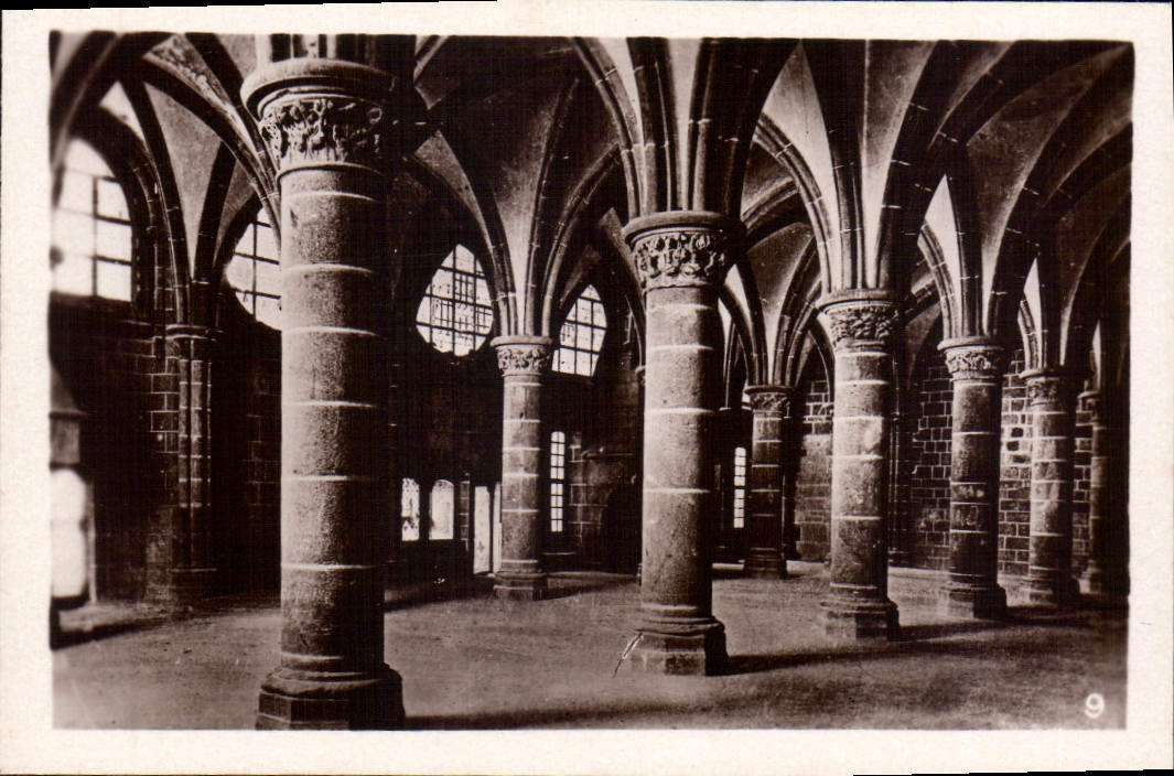 CPM Mont St Michel la Merveille XIII siecle la Salle des Chevaliers 