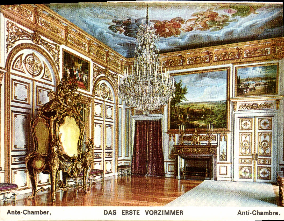 Premier Antichambre — Salle d'attente royale — éditeur CPAPHIL, n° de série non visible
