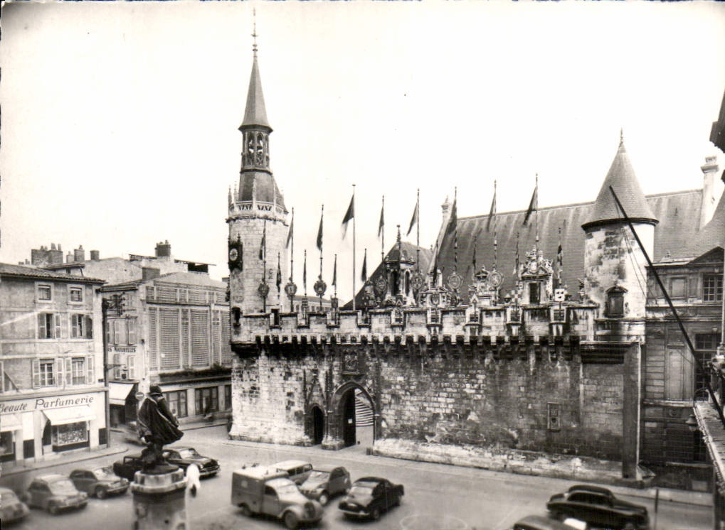 CPM La Rochelle CH Mar l'Hotel de Ville 