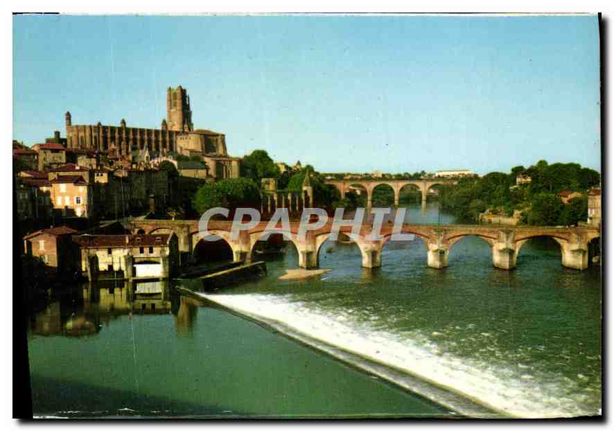 Albi (Tarn) — Vue sur le Tarn et la Basilique Ste-Cécile (XIIIe s.) et le Pont Vieux (XIIe s.)