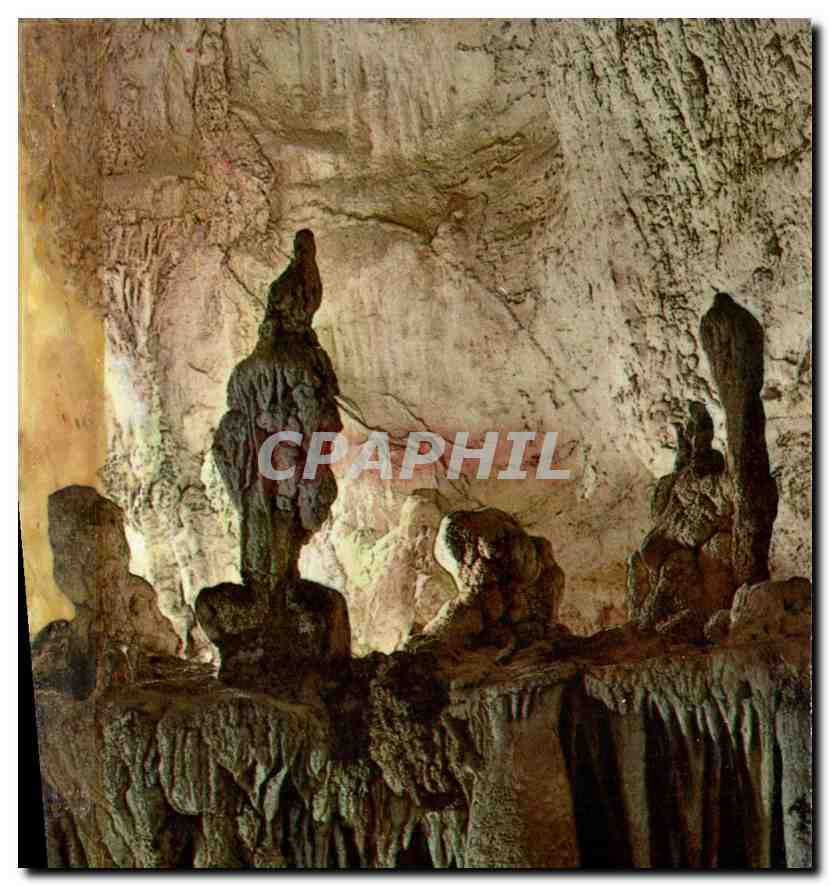 CPM La Falaise Illuminee Par les concretions calcaires lentement elaborees tous les arts possibles y