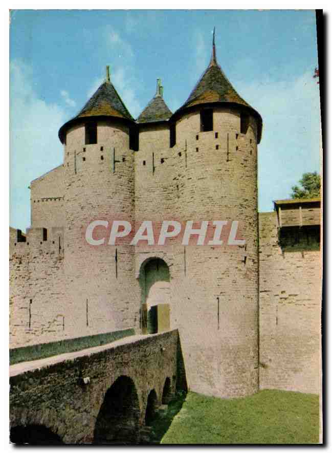 CPM Cite Medievale Cite de Carcassonne Aude entree du Chateau 