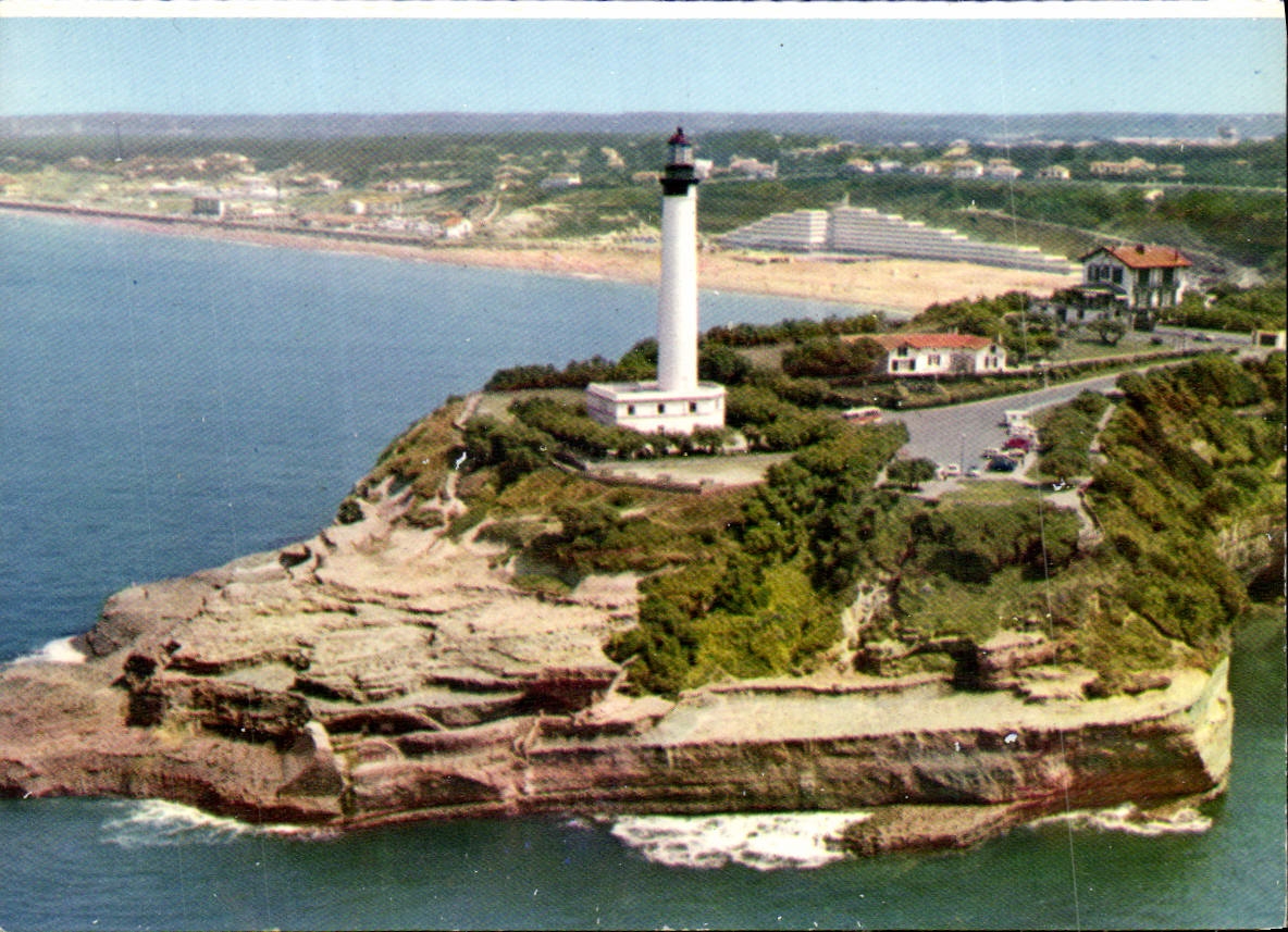 CPM Le phare et la plage de la Chambre d'Amour Anglet 