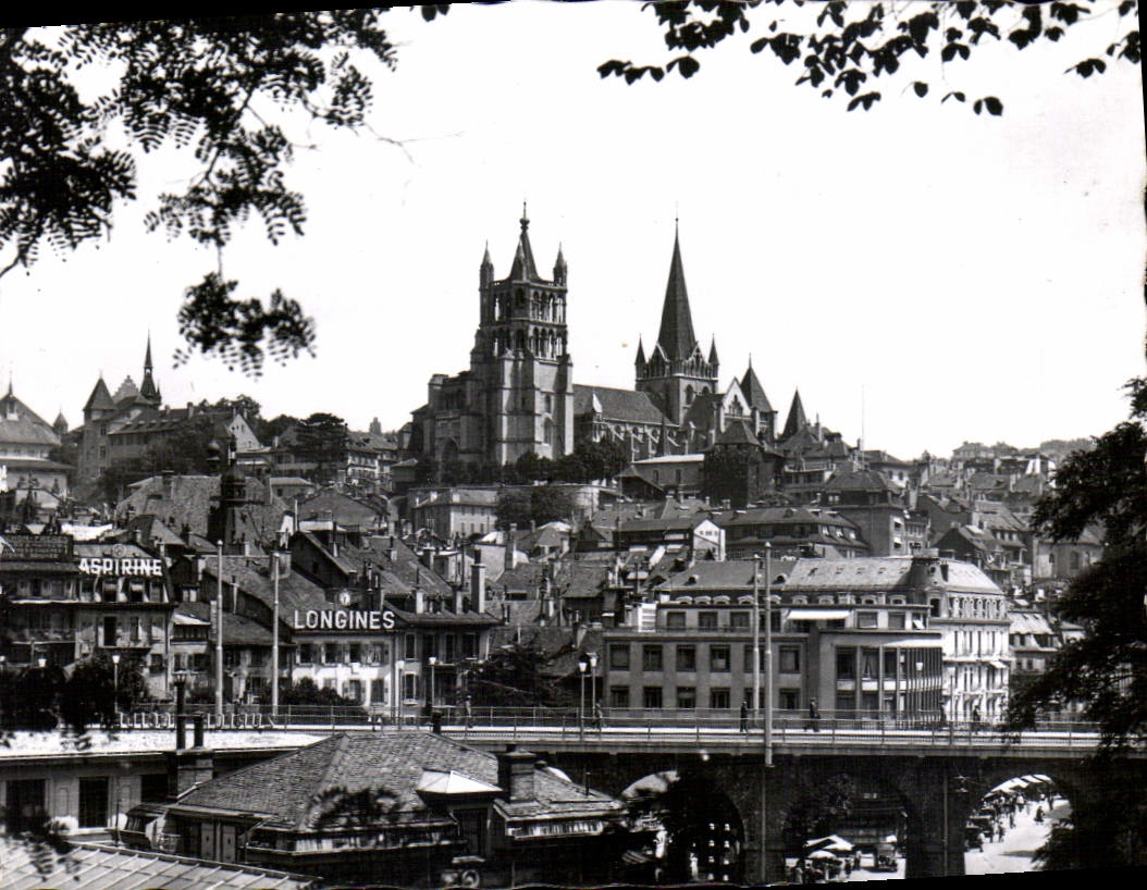 CPM Lausanne la Cathedrale et le Grand Pont 