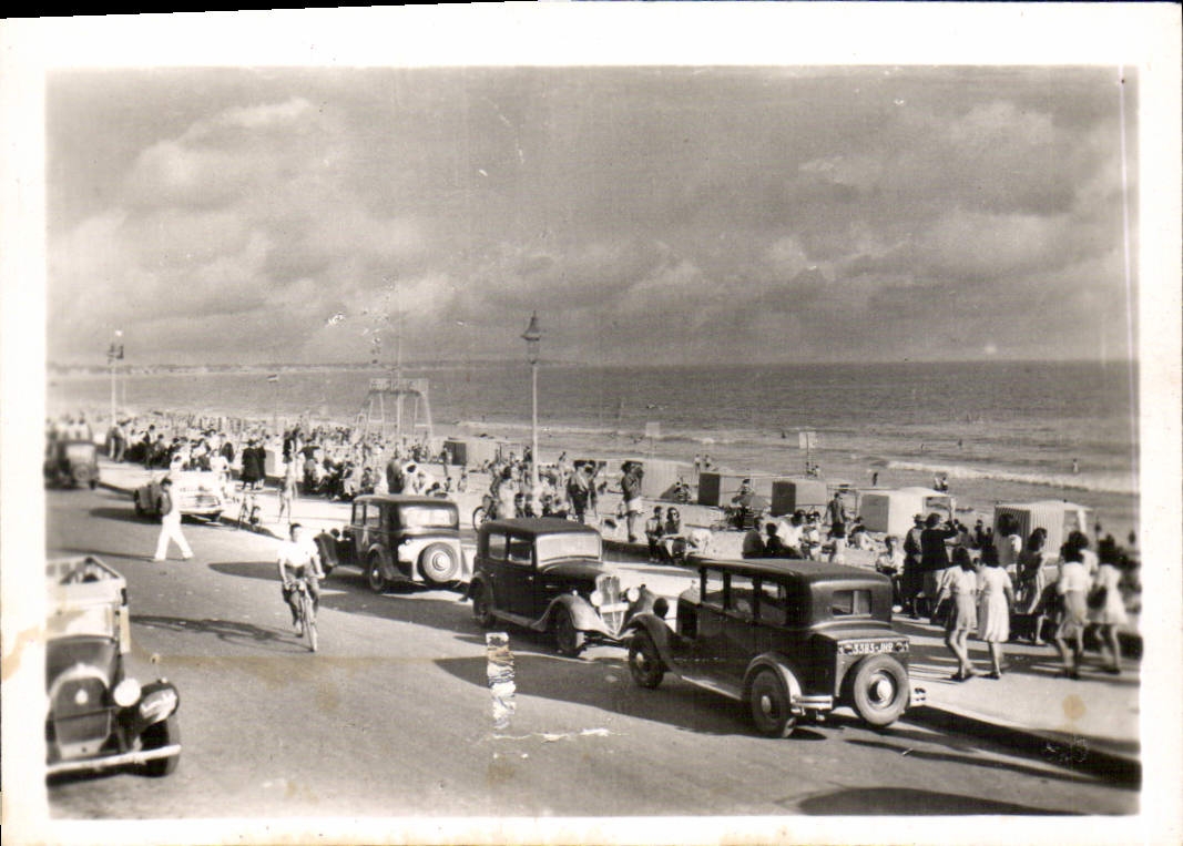 CPM La Baule Le Boulevard et la Plage 