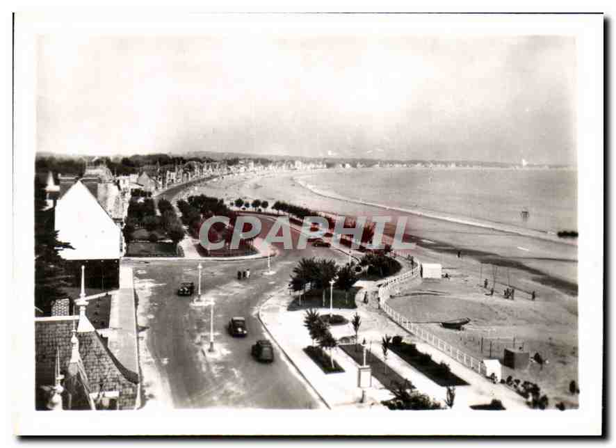 CPM La Baule Vue sur l'Esplanade du Casino et la Plage 
