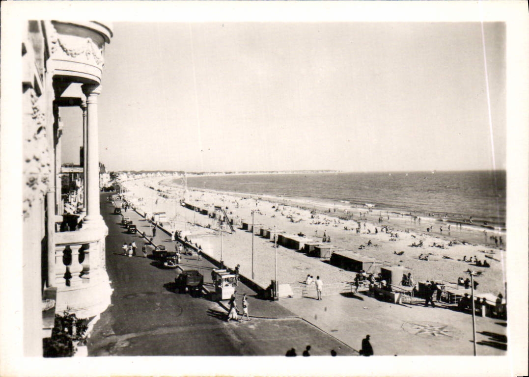 CPM La Baule Vue generale de la Plage vers Pornichet 