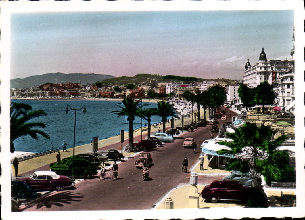 CPM Cannes la Croisette et la baie 