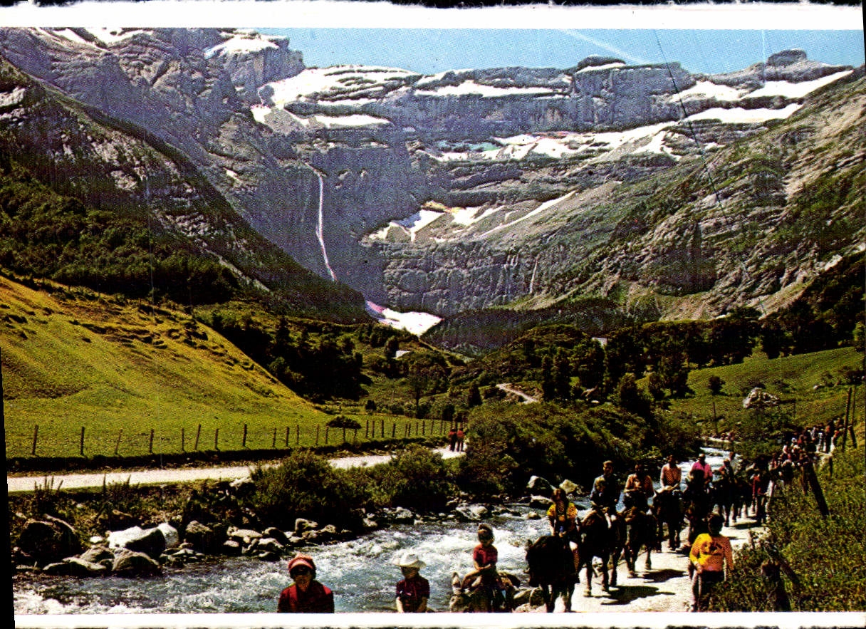 CPM Hautes Pyrenees Gavarnie Caravane de retour du Cirque 