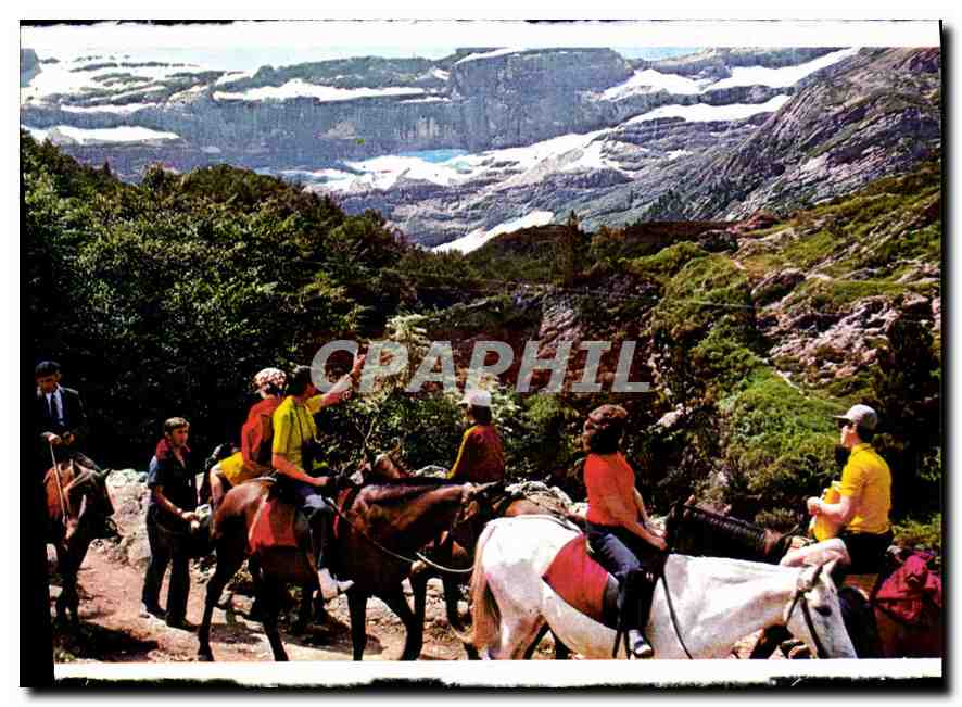 CPM Hautes Pyrenees Gavarnie sur la route du Cirque 