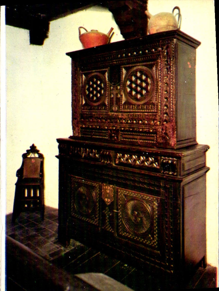 CPM Chateau Fort de Lourdes Musee Pyreneen Buffet basque 