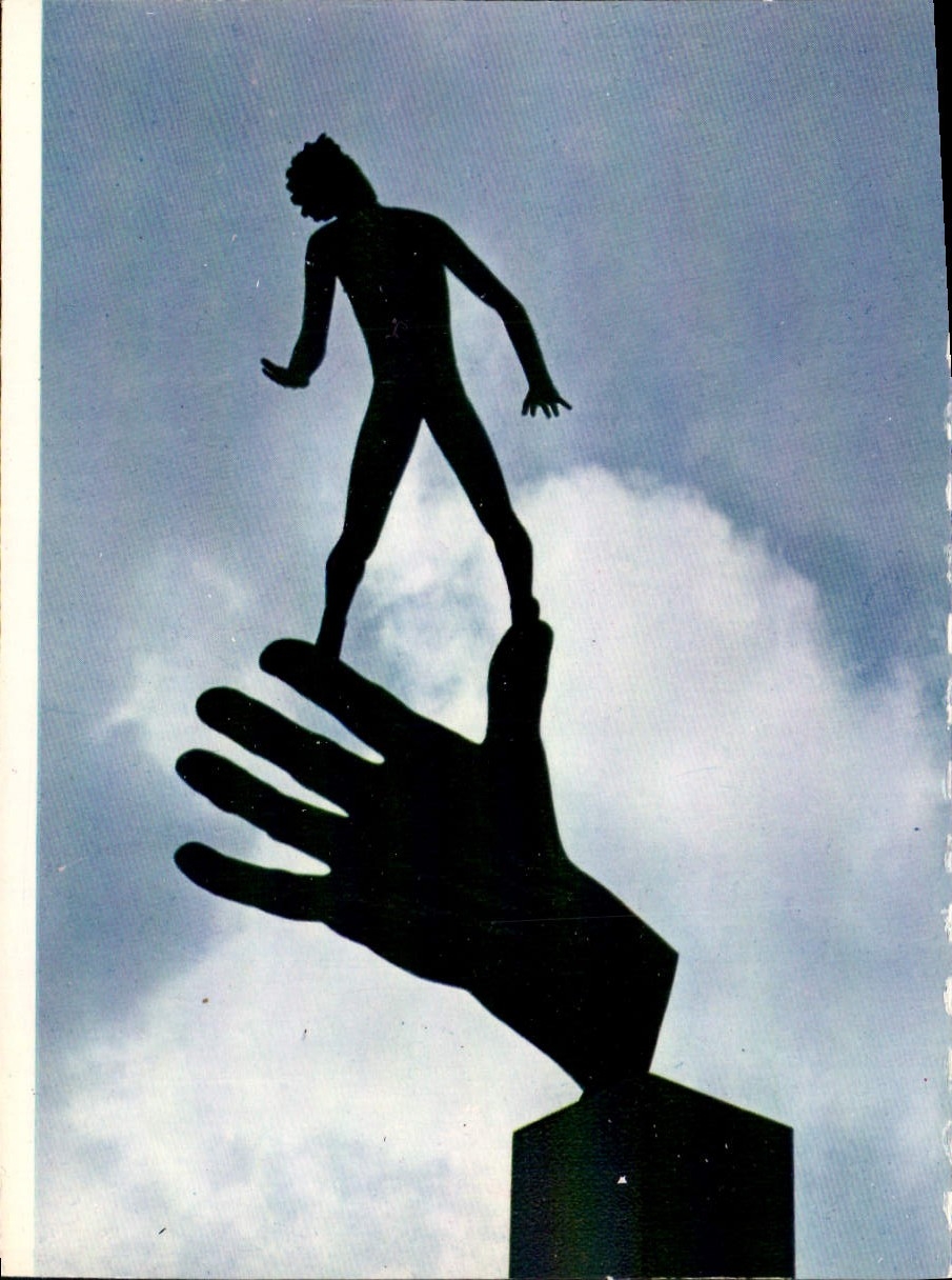 CPM Millesgarden Gods hand 