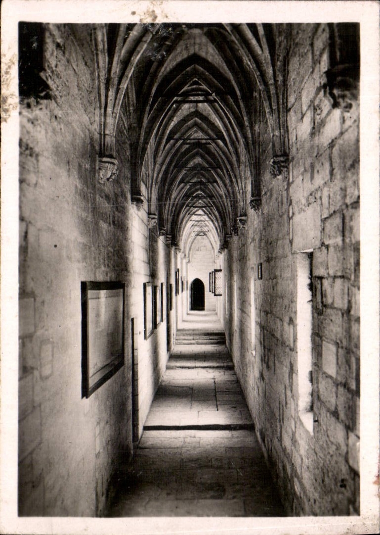 CPM Avignon Le Palais des Papes La Galerie du Conclave 