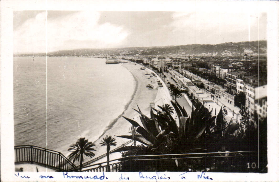 CPM Nice Vue sur promenade des Anglais