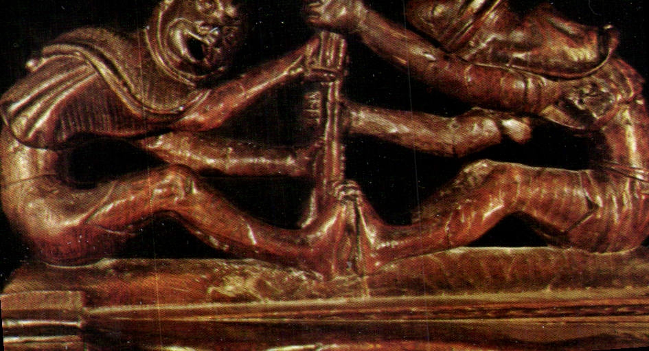 CPM St Bertrand de Comminges   Accoudoir de Stalle Rivalite de deux Moines se disputant la Crosse 