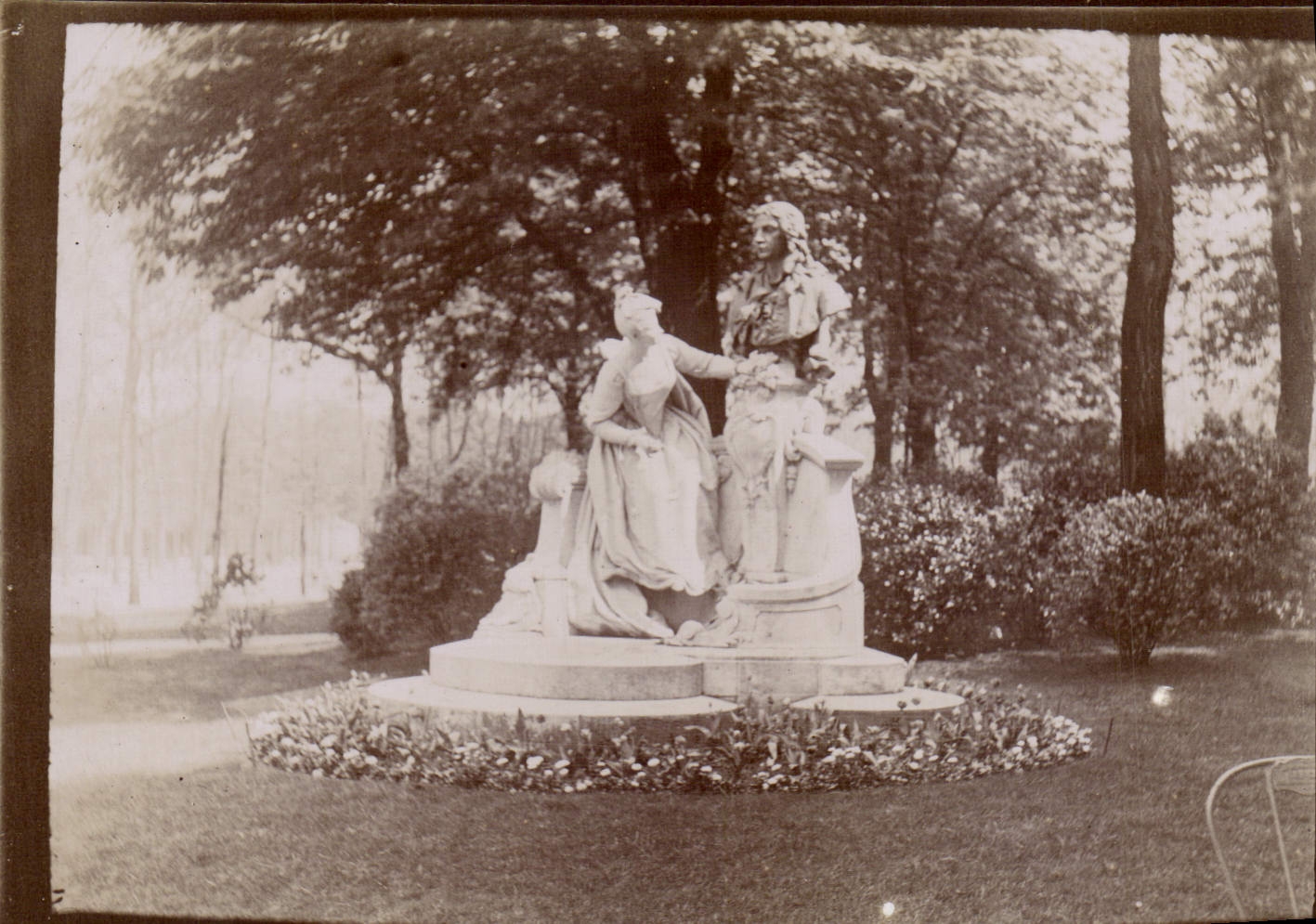 Photo Statue
