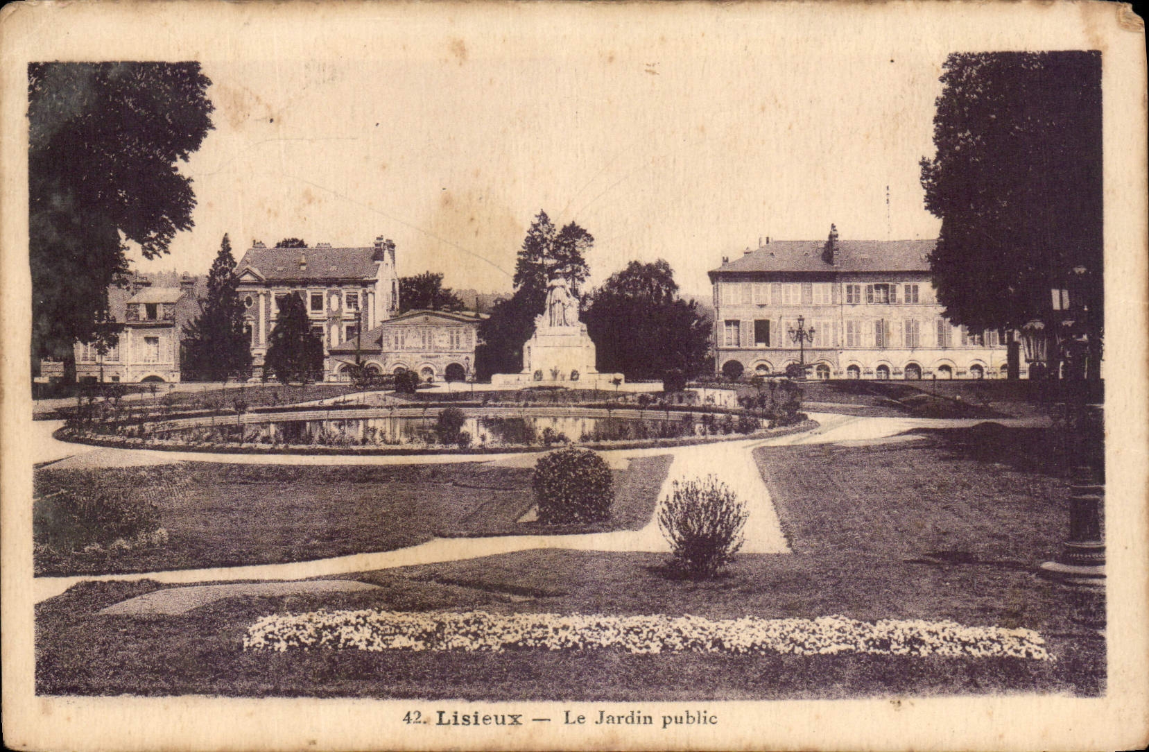 CPA Lisieux le Jardin Public 