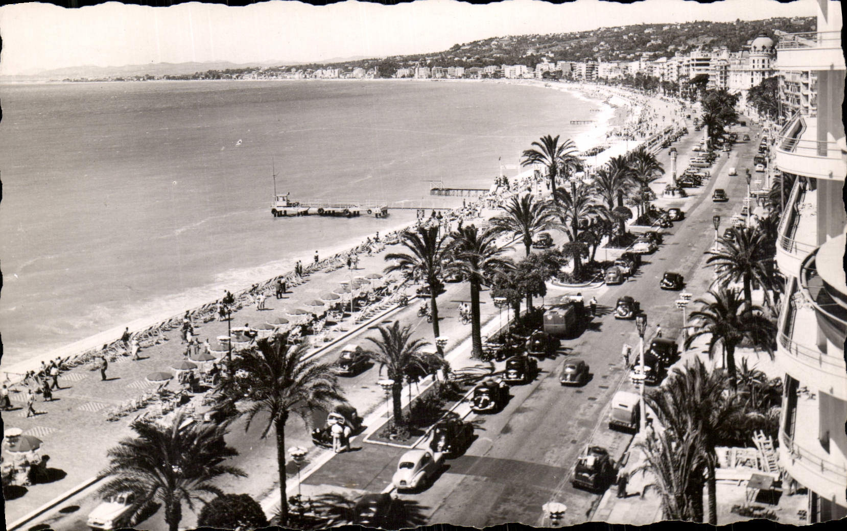 CPA Nice la Baie des Anges Promenade des Anglais 