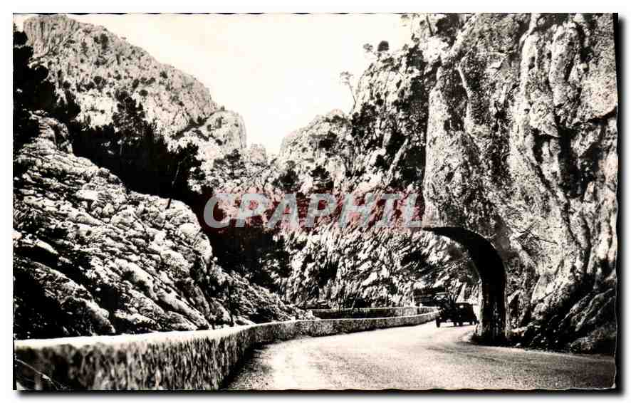 CPA Les Gorges d'Ollioules la roche taillee 