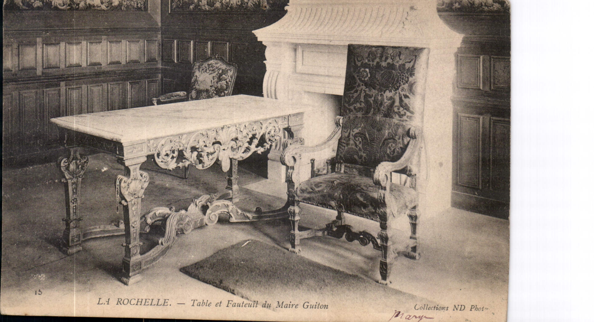 La Rochelle — Table et Fauteuil du Maire Guillon — Collections ND Phot- Mary