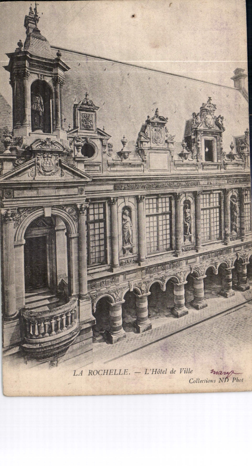 CPA La rochelle l'Hotel de Ville 